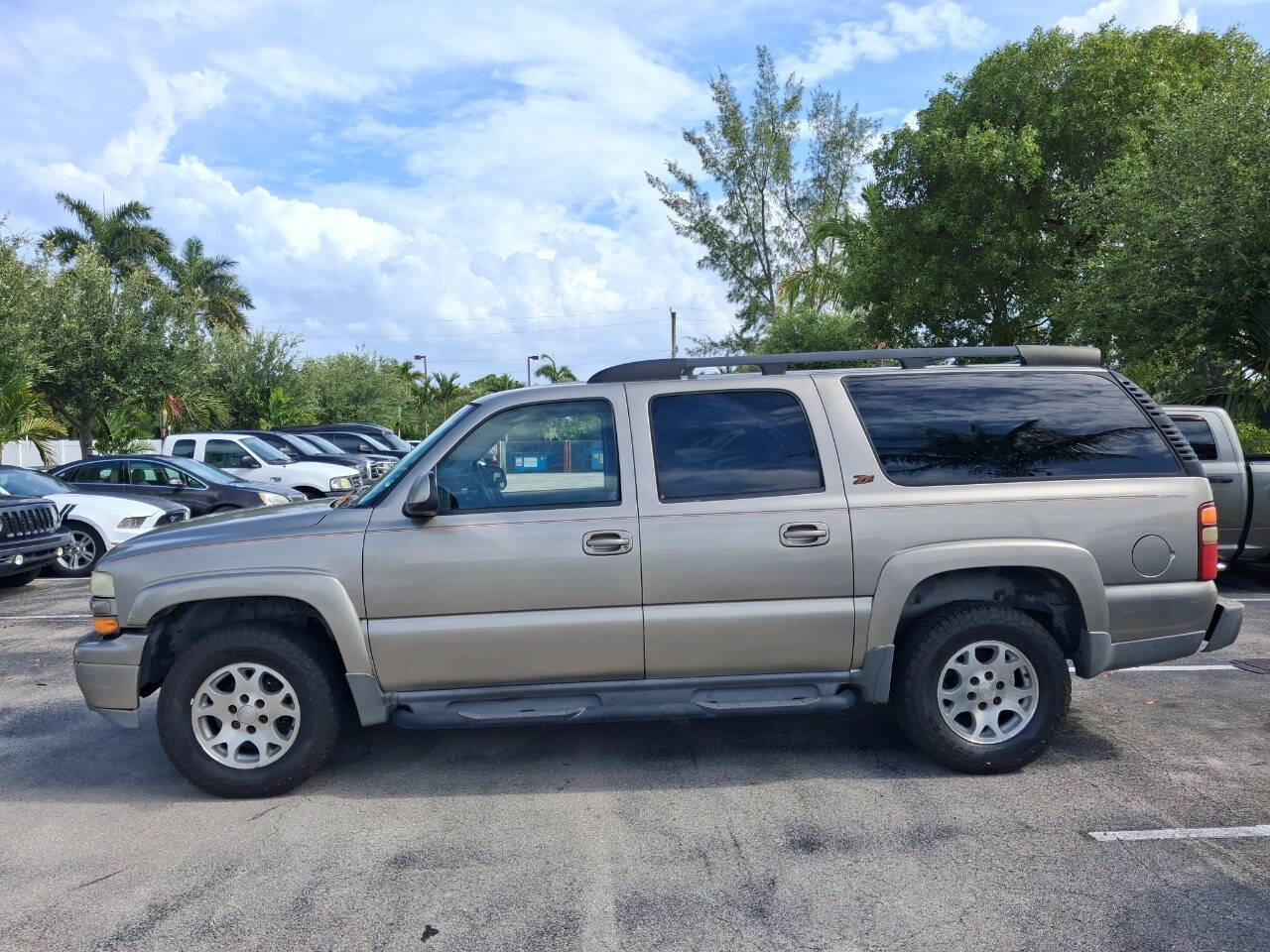 Used 2003 Chevrolet Suburban Z71 AWD/4WD image 1