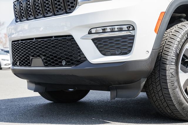 Used 2023 Jeep Grand Cherokee 4WD 4xe w/ Luxury Tech Group II image 15