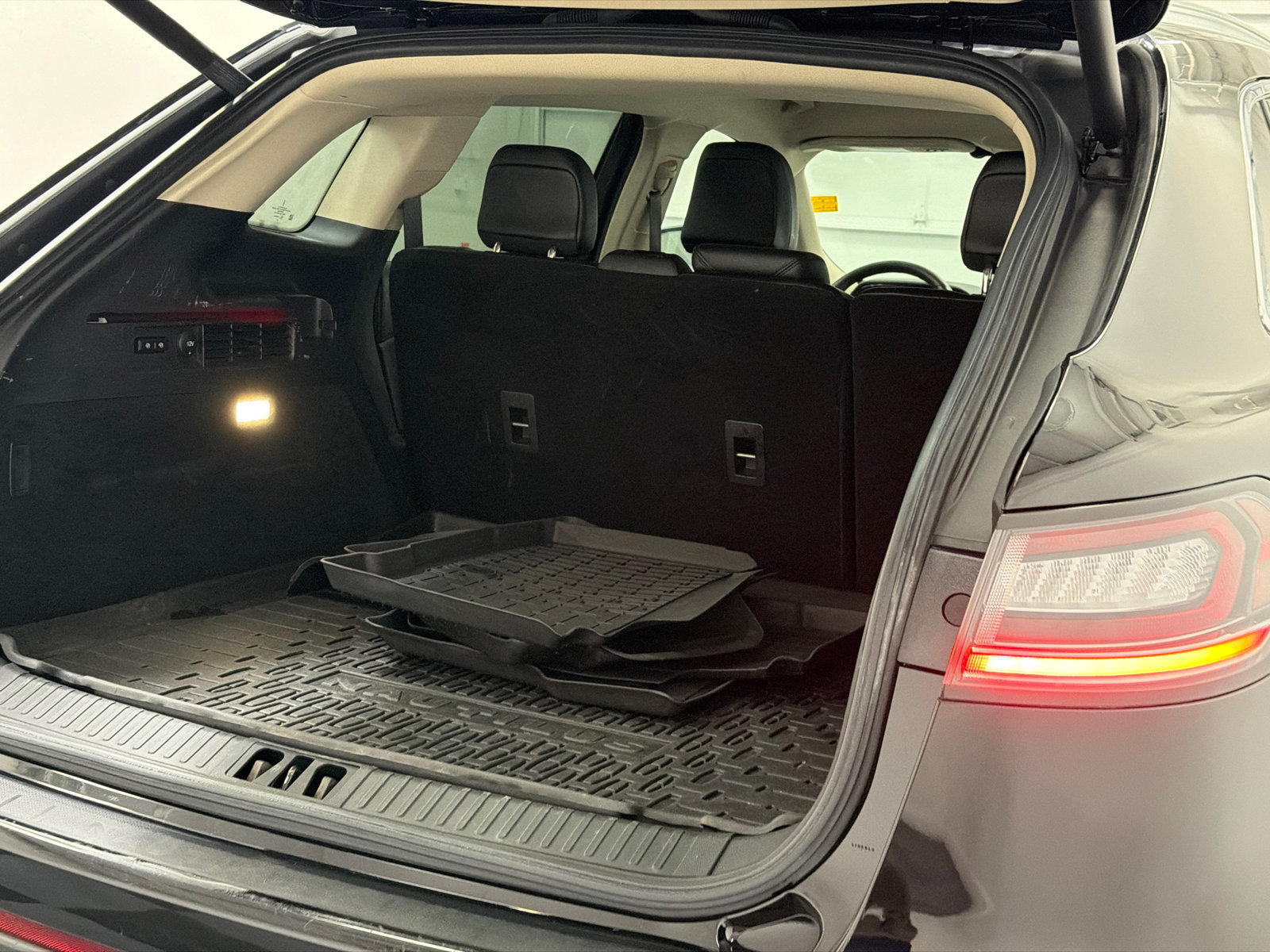 Certified 2023 Lincoln Nautilus AWD w/ Premium Package image 8