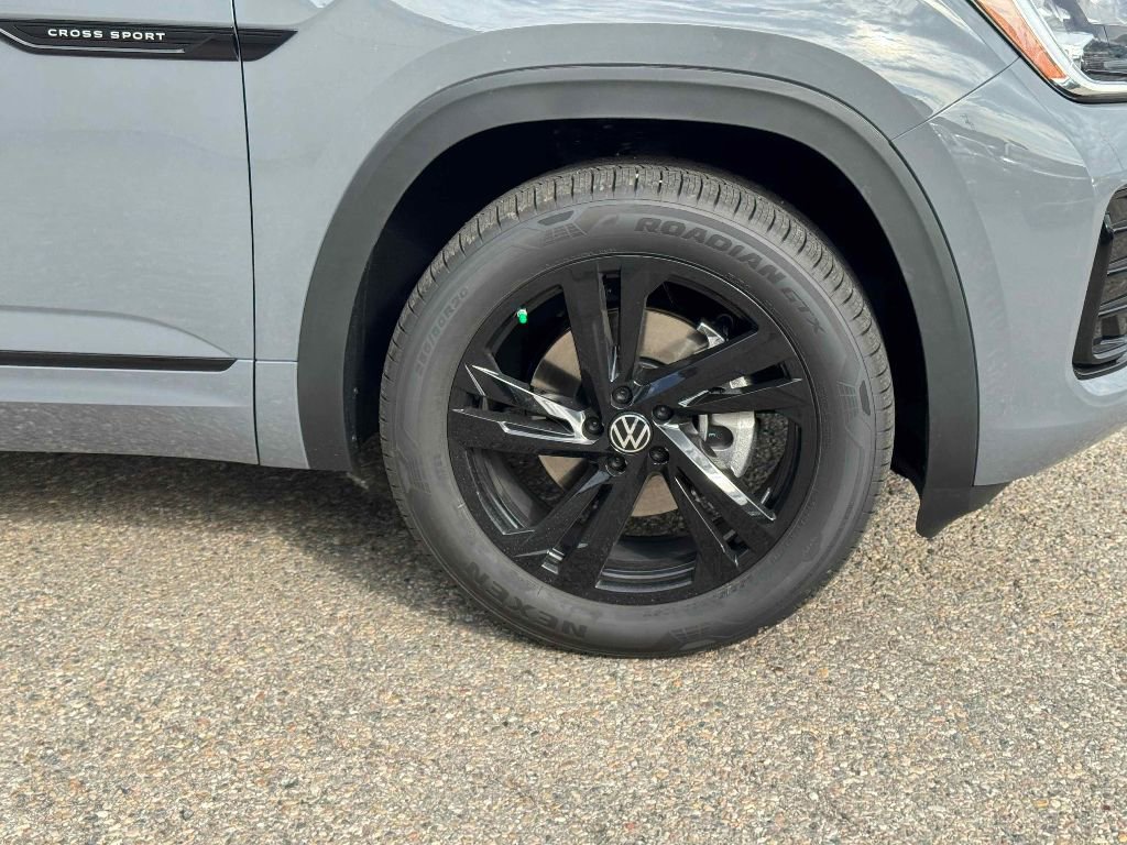 New 2026 Volkswagen Atlas Cross Sport SEL R-Line image 9