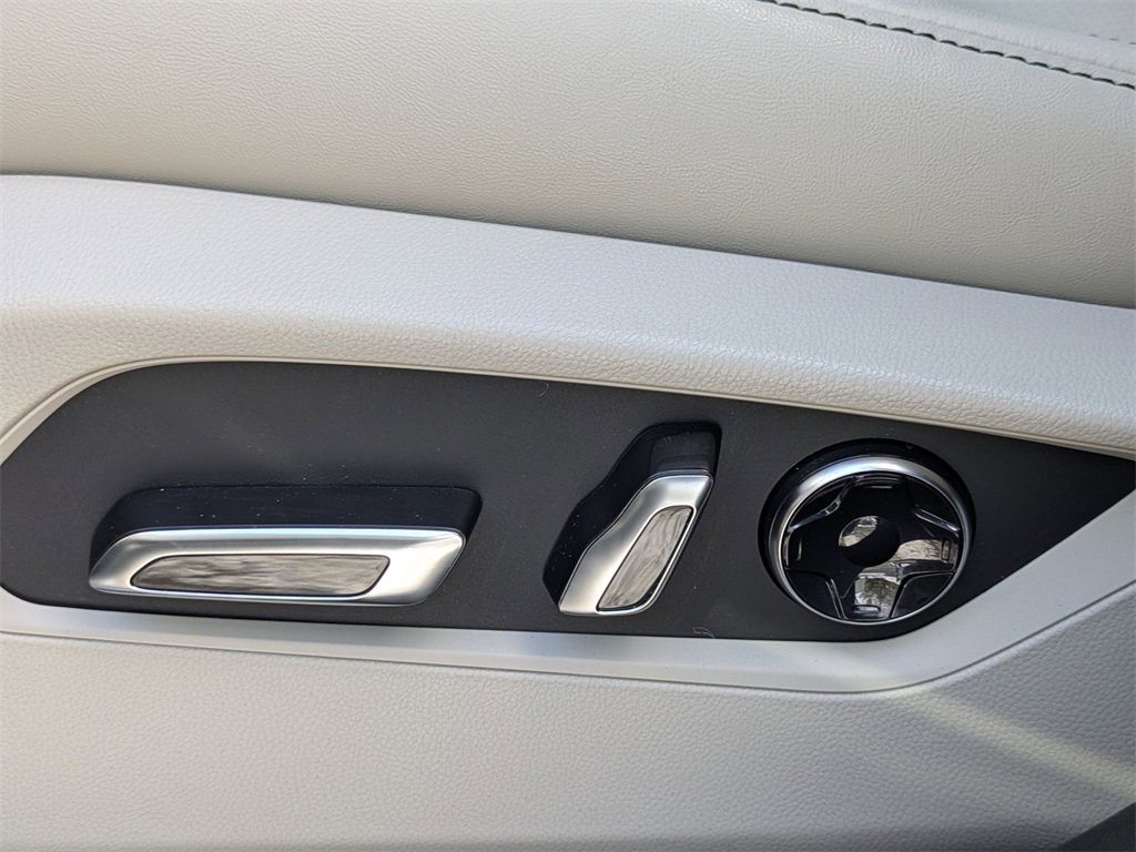 Certified 2025 Acura RDX w/ Technology Package image 17