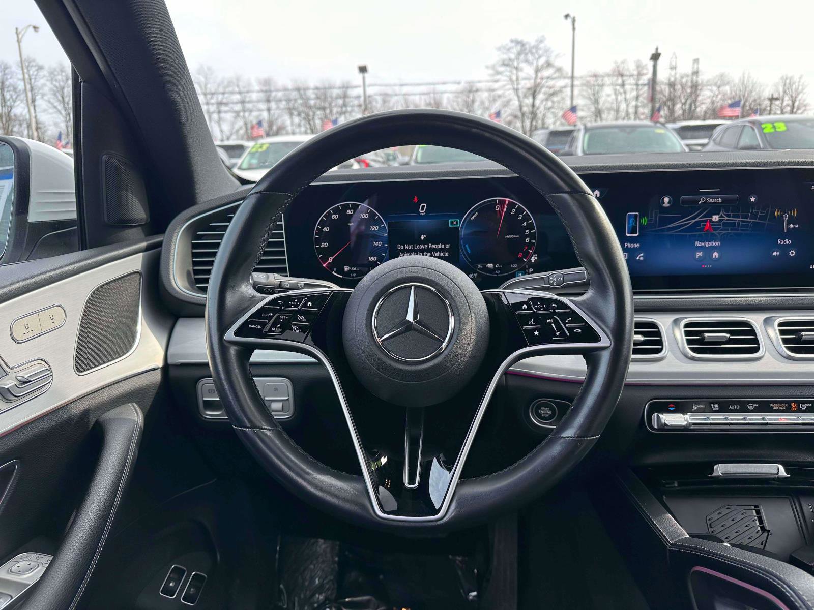 Used 2024 Mercedes-Benz GLE 450e GLE 450e Plug-In Hybrid 4MATIC image 13