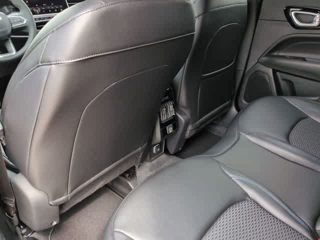 New 2026 Jeep Compass Latitude AWD/4WD image 18