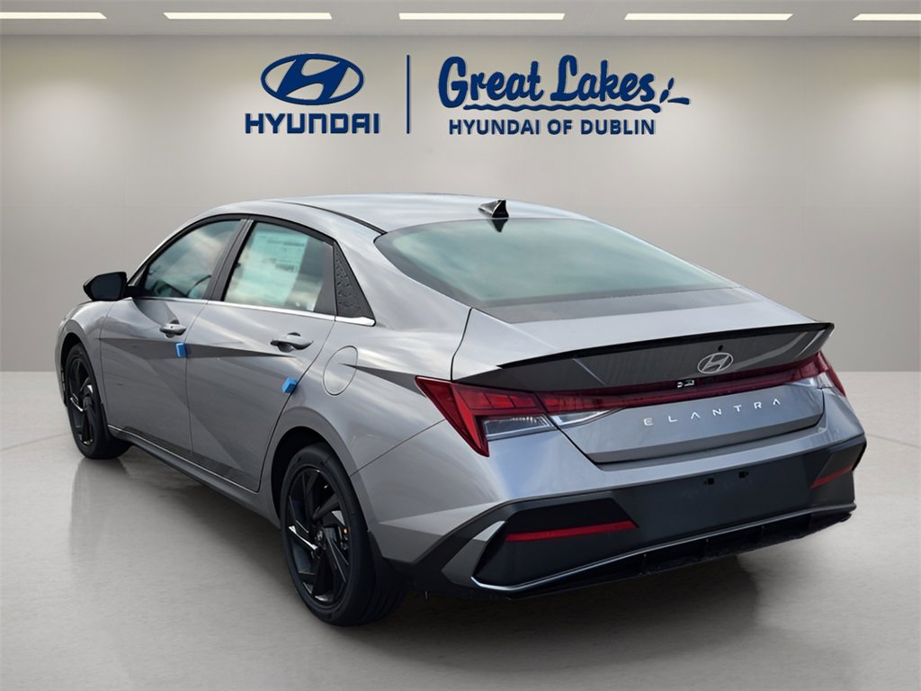 New 2026 Hyundai Elantra SEL Sport image 3