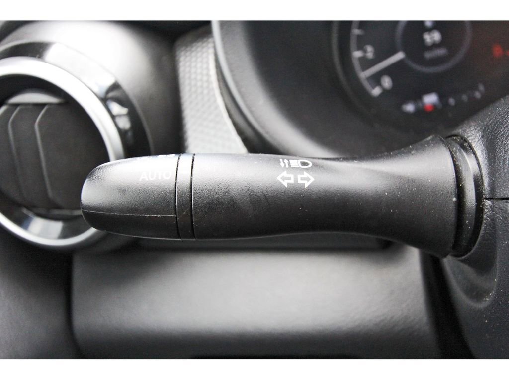 Used 2024 Nissan Kicks SV image 11