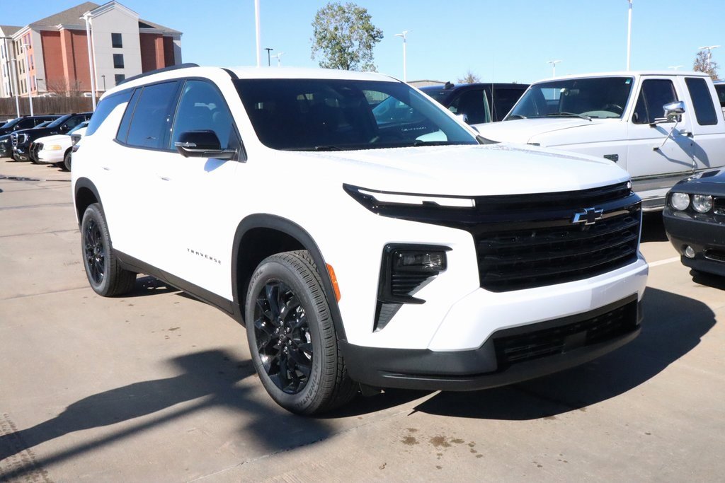 New 2026 Chevrolet Traverse LT