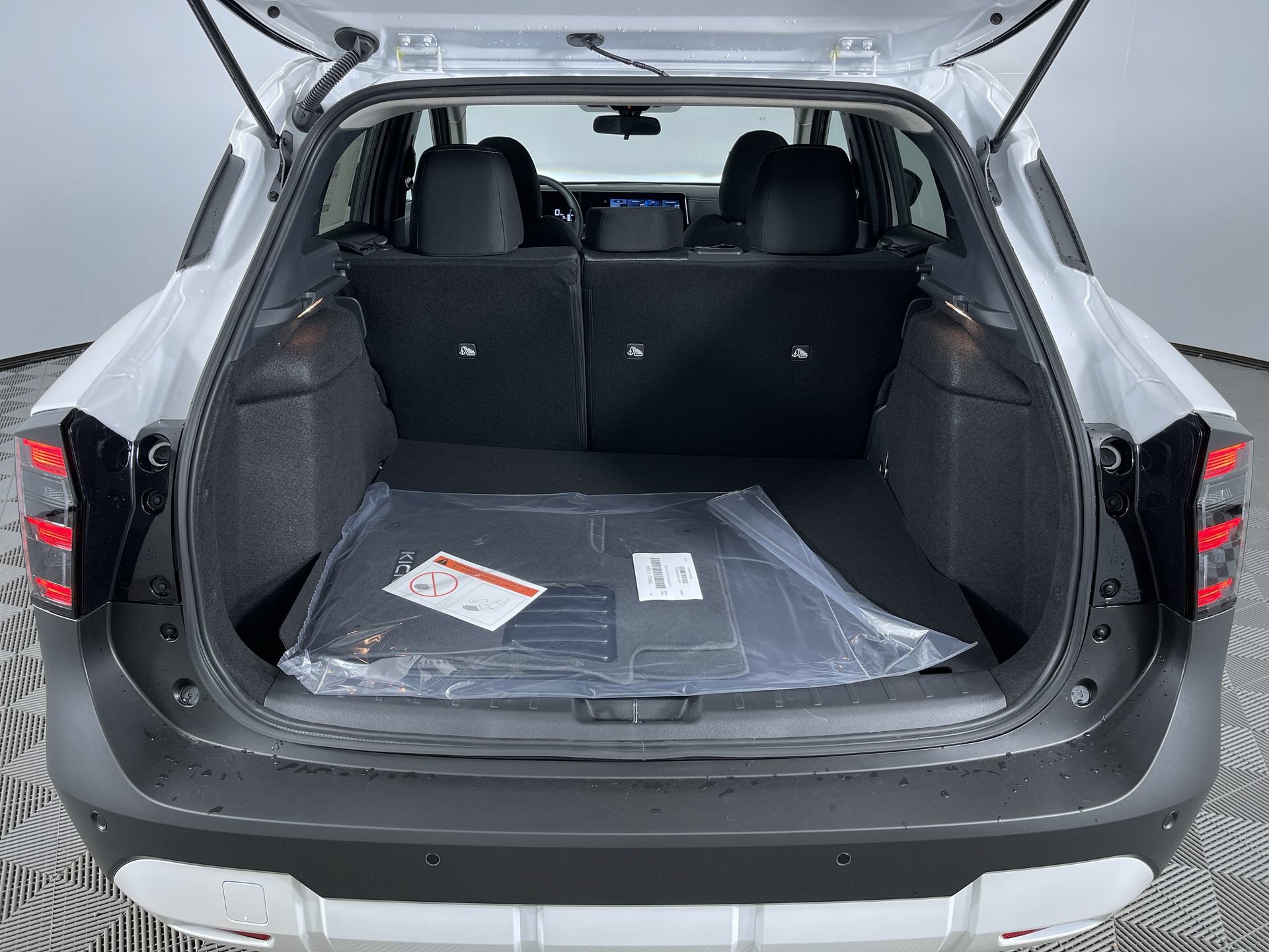 New 2026 Nissan Kicks SV w/ SV Premium Package AWD/4WD image 24