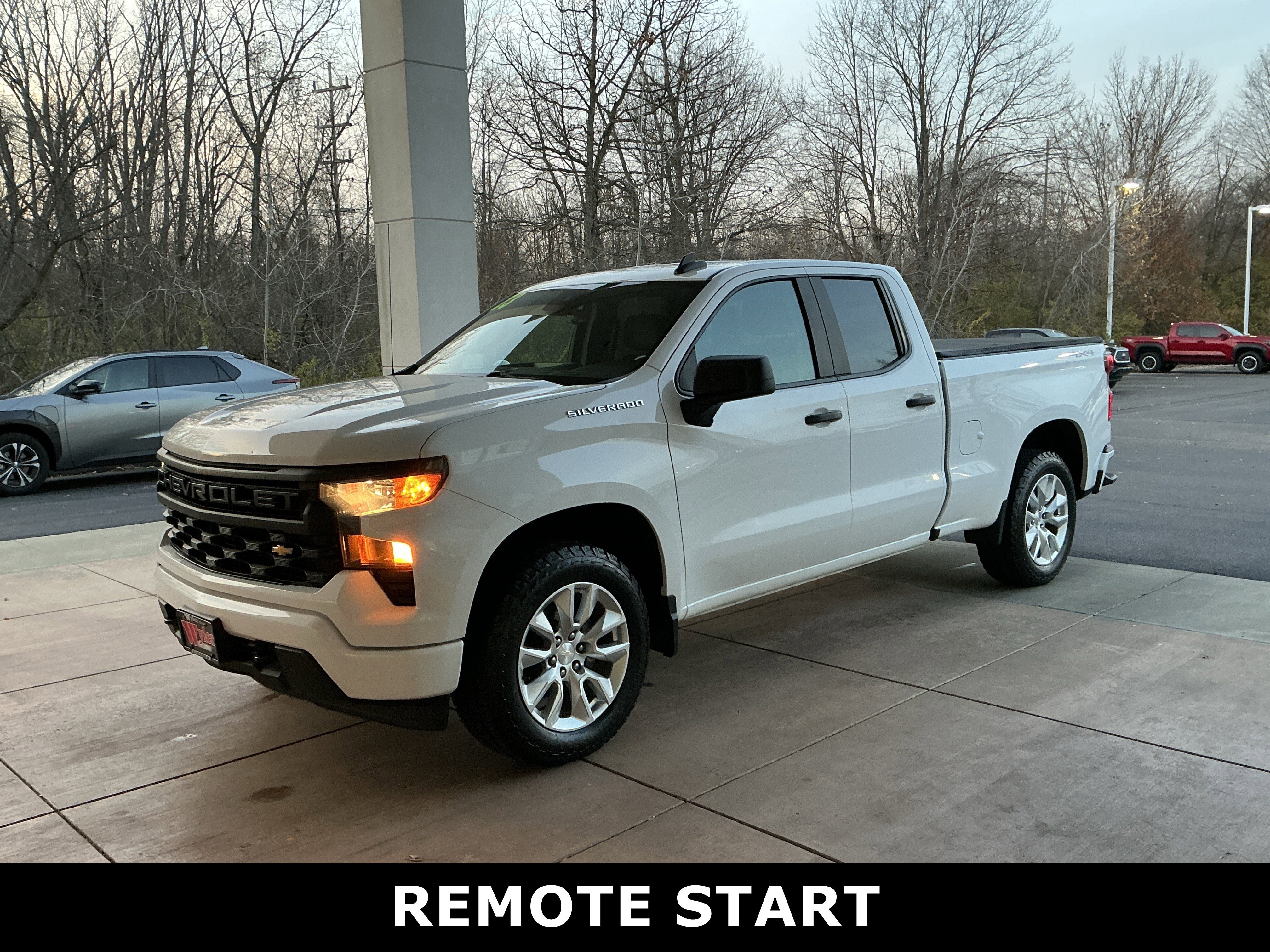 Used 2023 Chevrolet Silverado 1500 Custom image 3