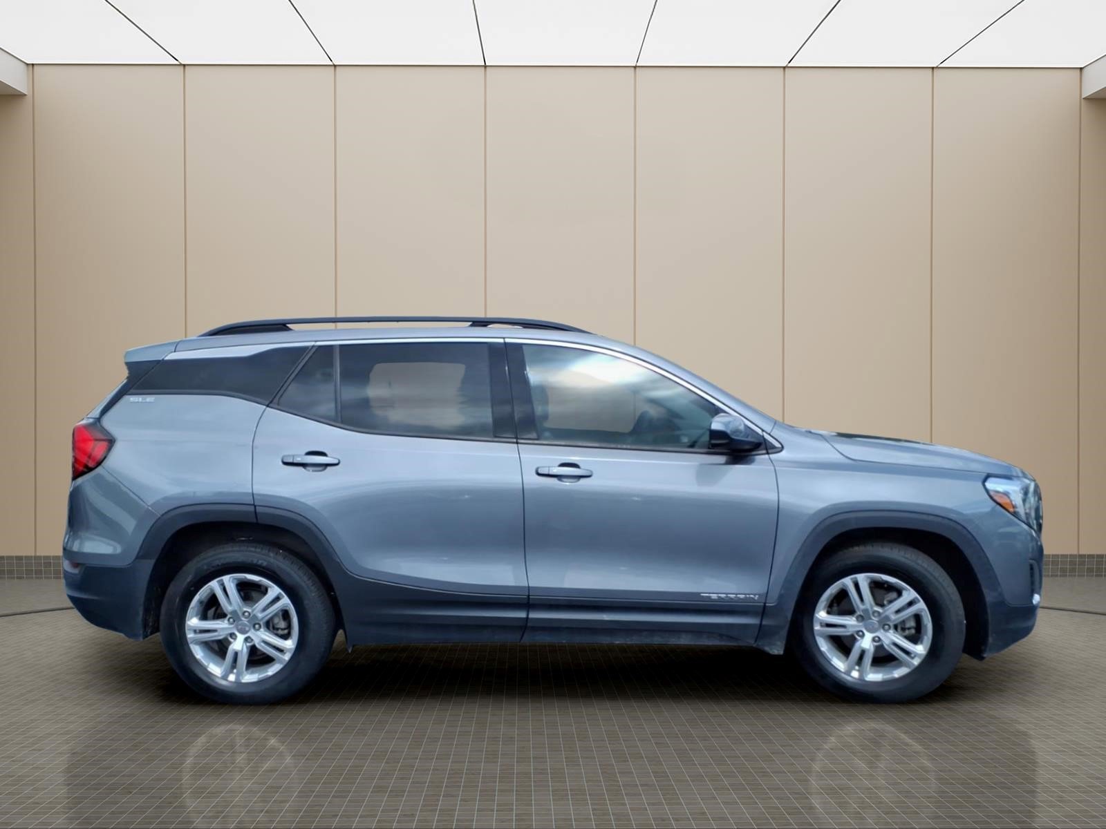 Used 2020 GMC Terrain SLE w/ Driver Convenience Package FWD image 5