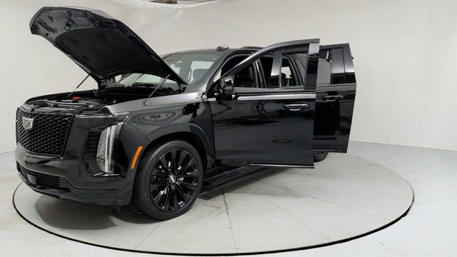Certified 2026 Cadillac Escalade ESV Sport w/ LPO, ONYX Package image 9