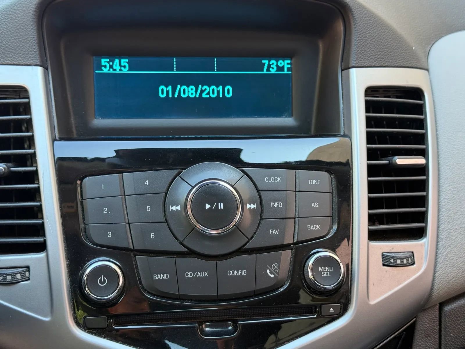 Used 2014 Chevrolet Cruze LS image 20