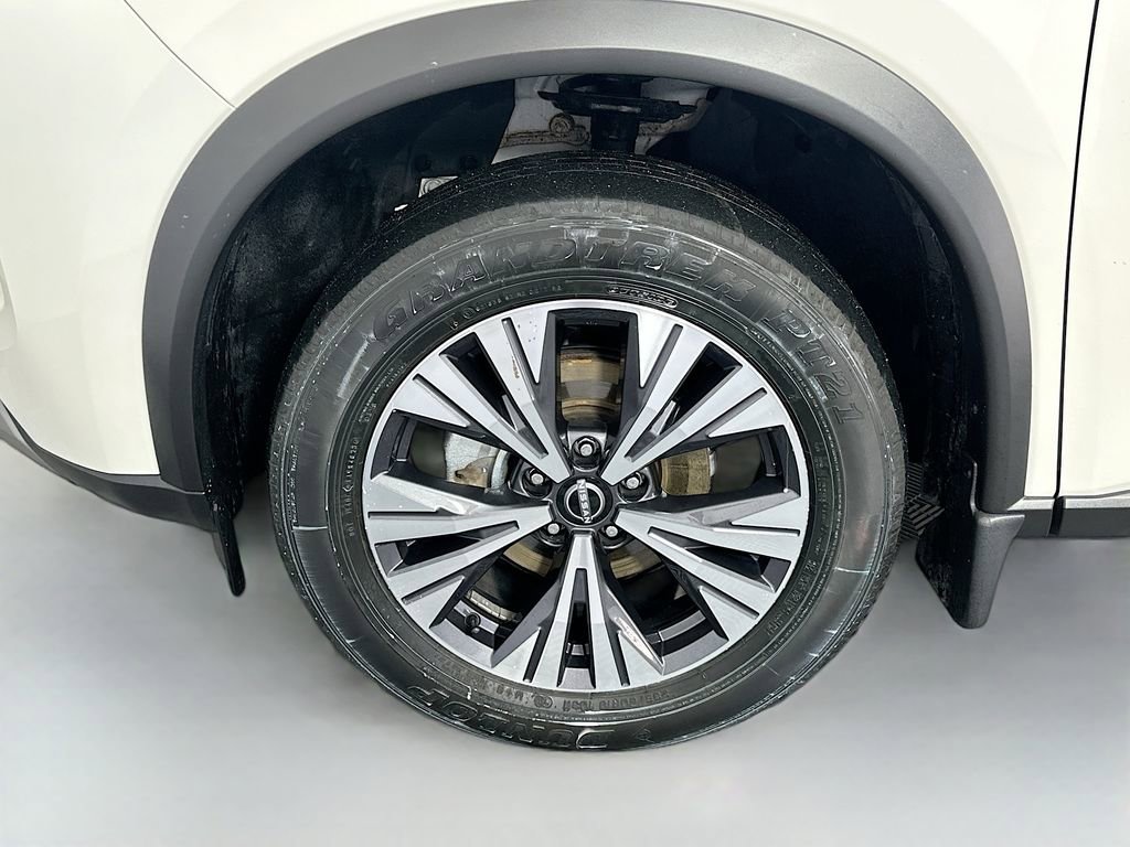 Used 2023 Nissan Rogue SV image 28