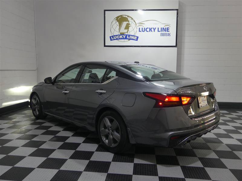Used 2019 Nissan Altima 2.5 SL FWD image 11