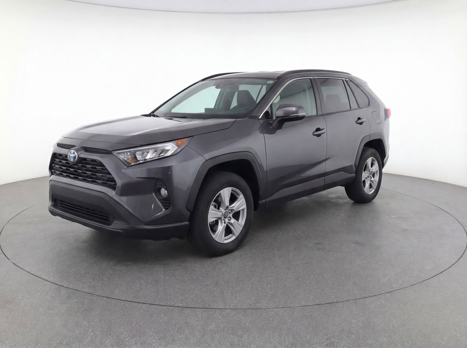 Used 2025 Toyota RAV4 XLE w/ Convenience Package image 3