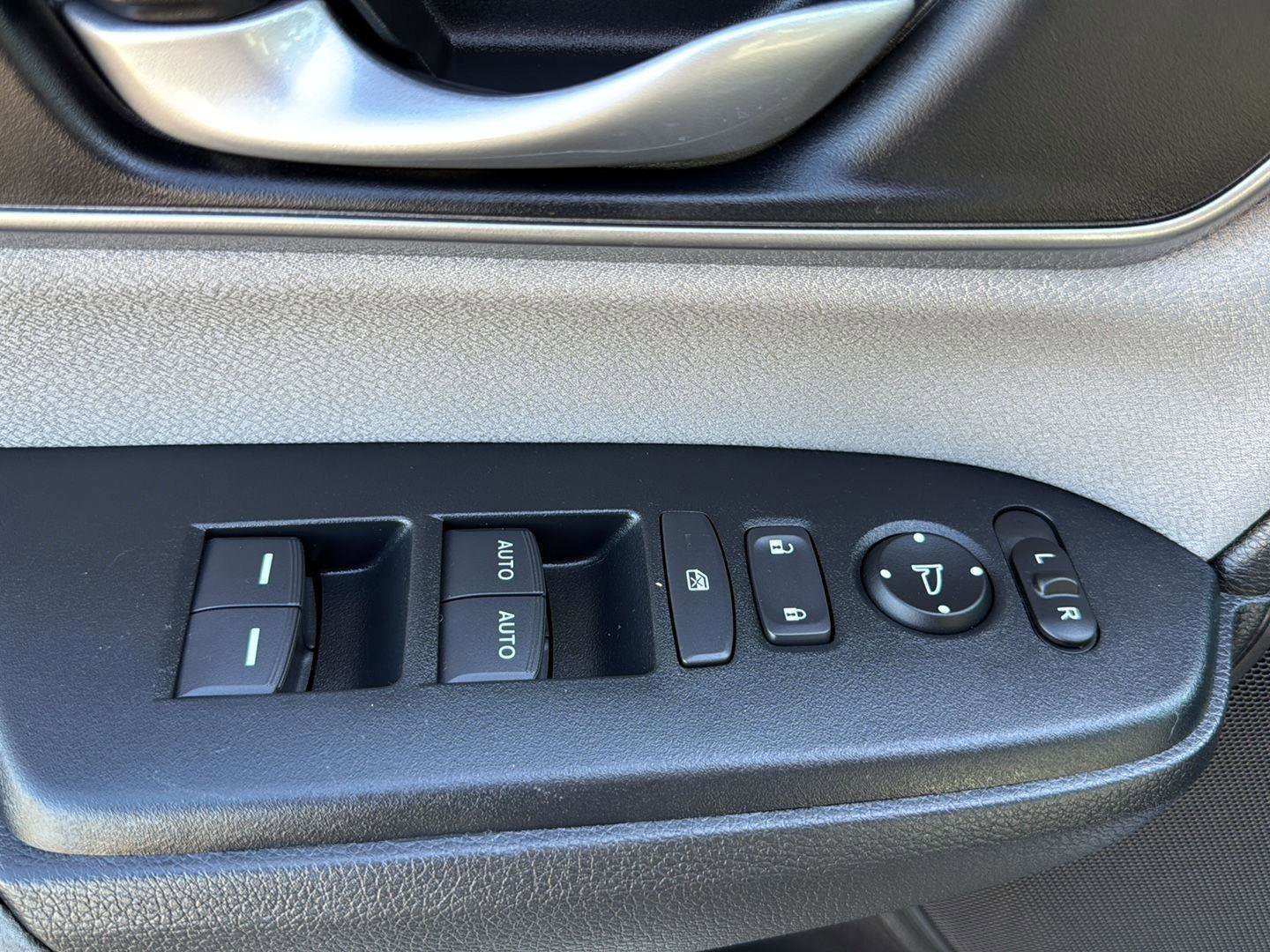 Used 2022 Honda CR-V EX image 12