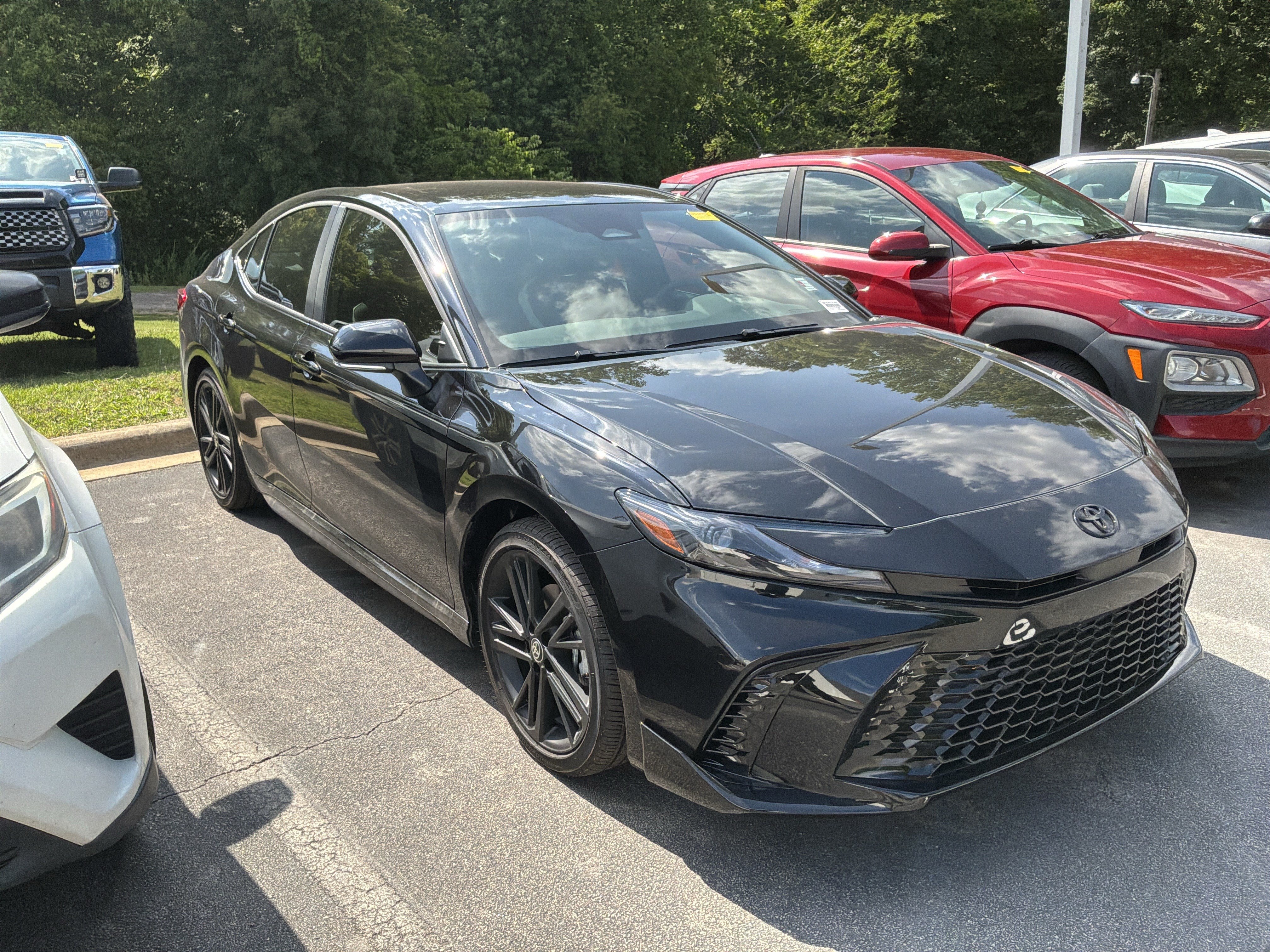 Used 2026 Toyota Camry Hybrid FWD image 39