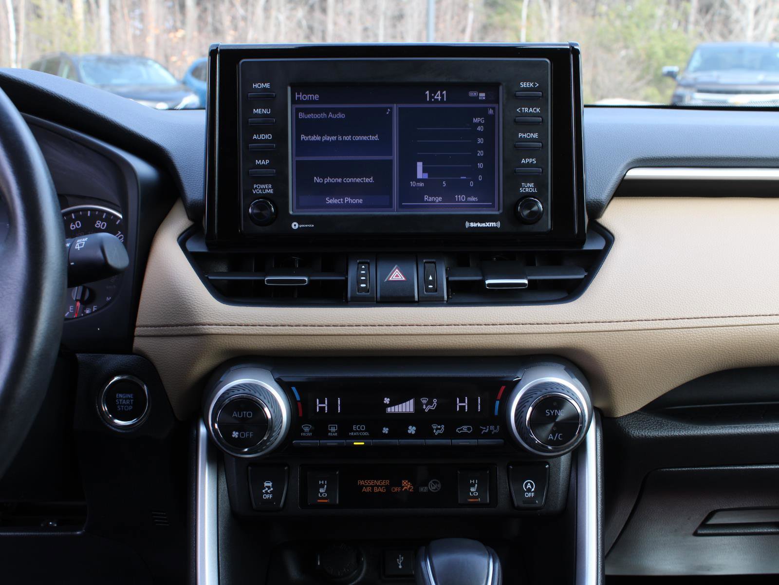 Used 2021 Toyota RAV4 XLE Premium image 15