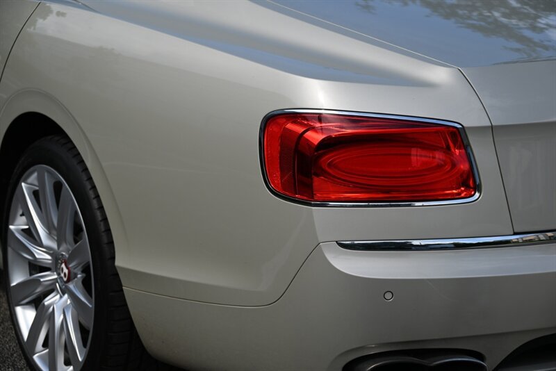 Used 2016 Bentley Flying Spur V8 AWD/4WD image 11