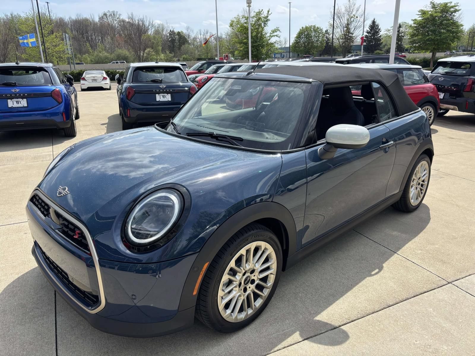 New 2026 MINI Cooper S FWD image 1