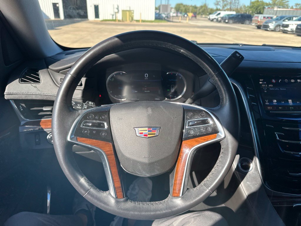 Used 2018 Cadillac Escalade ESV Luxury AWD/4WD image 11