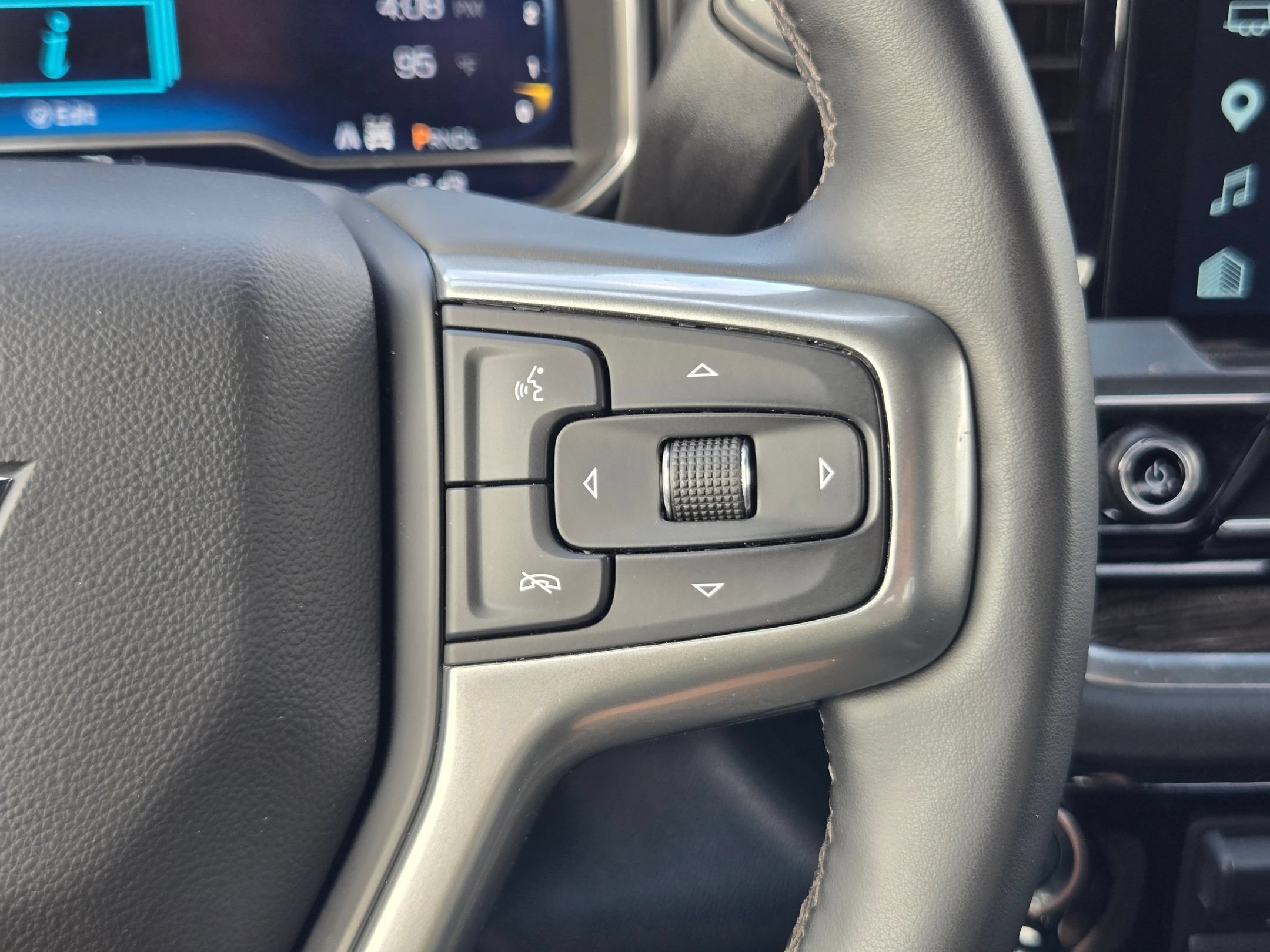 Certified 2025 Chevrolet Silverado 2500 LT w/ Convenience Package AWD/4WD image 13