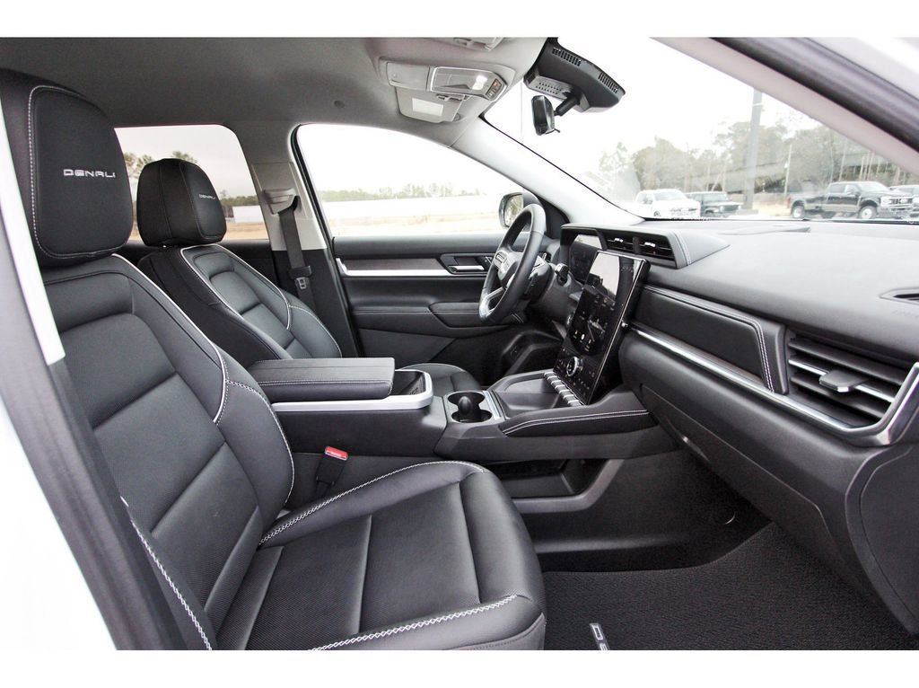 Used 2026 GMC Terrain Denali image 25