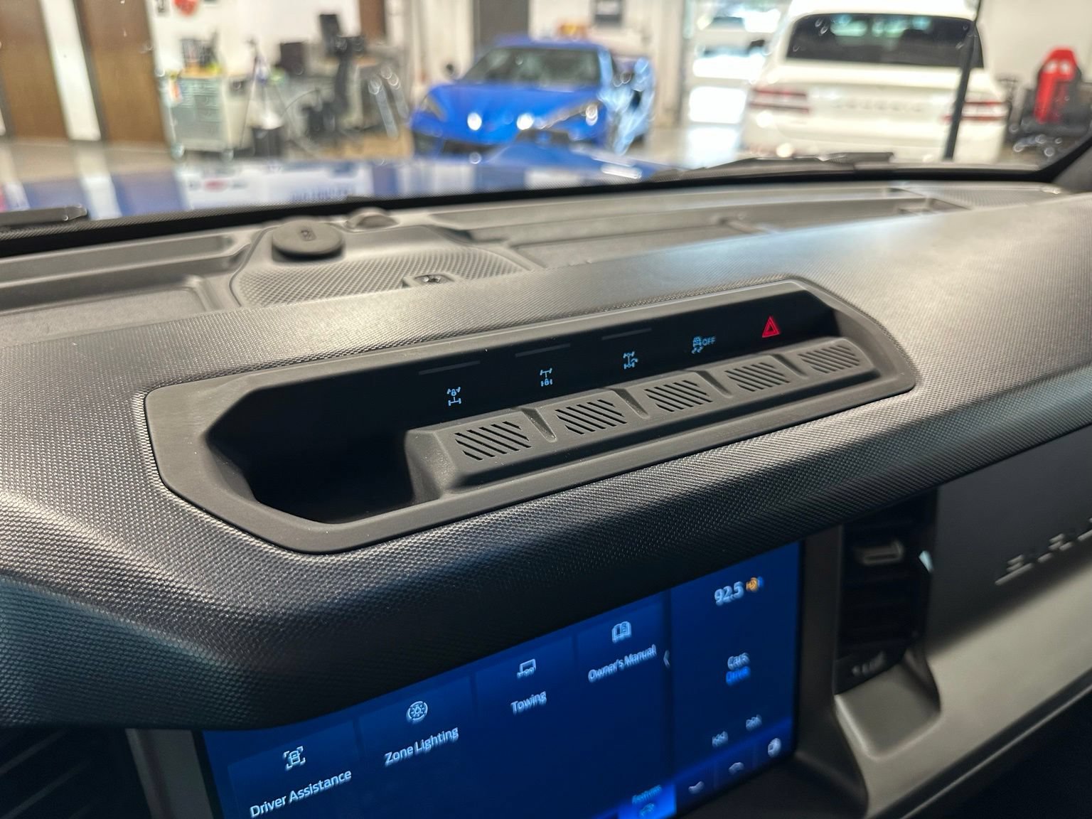 Used 2022 Ford Bronco Outer Banks w/ Sasquatch Package AWD/4WD image 34
