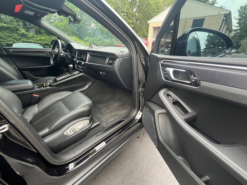 Used 2024 Porsche Macan GTS image 6