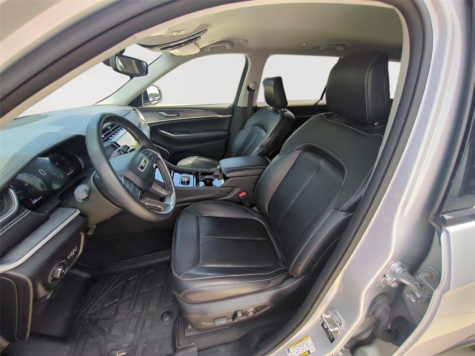 Used 2021 Jeep Grand Cherokee L Limited RWD image 4