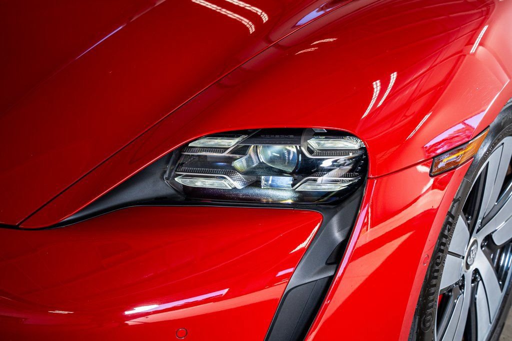 Used 2022 Porsche Taycan 4S image 13