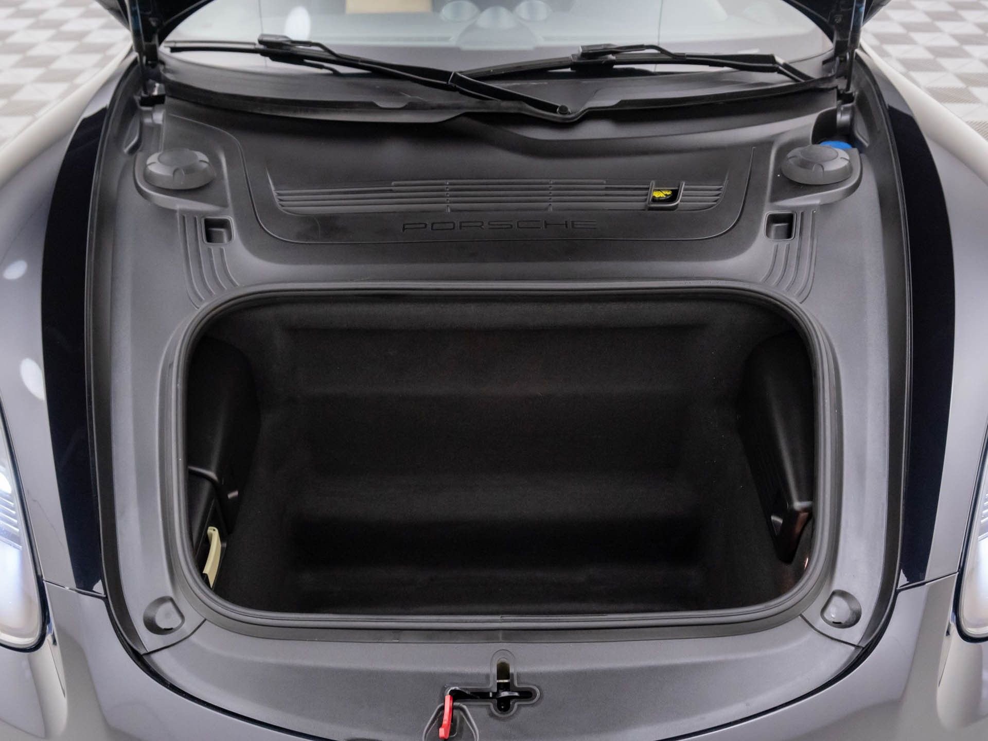 Used 2018 Porsche 718 Boxster S image 33