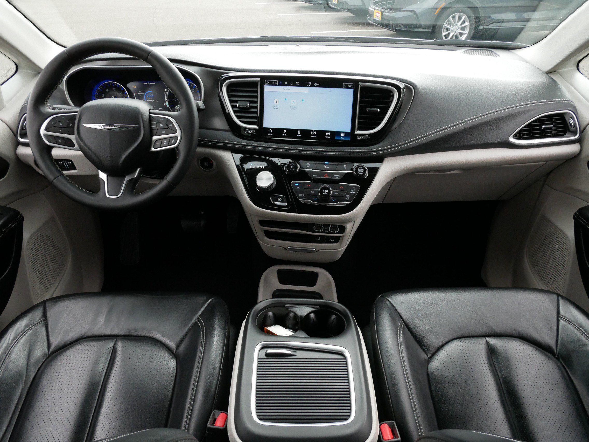 Used 2022 Chrysler Pacifica Touring-L FWD image 10