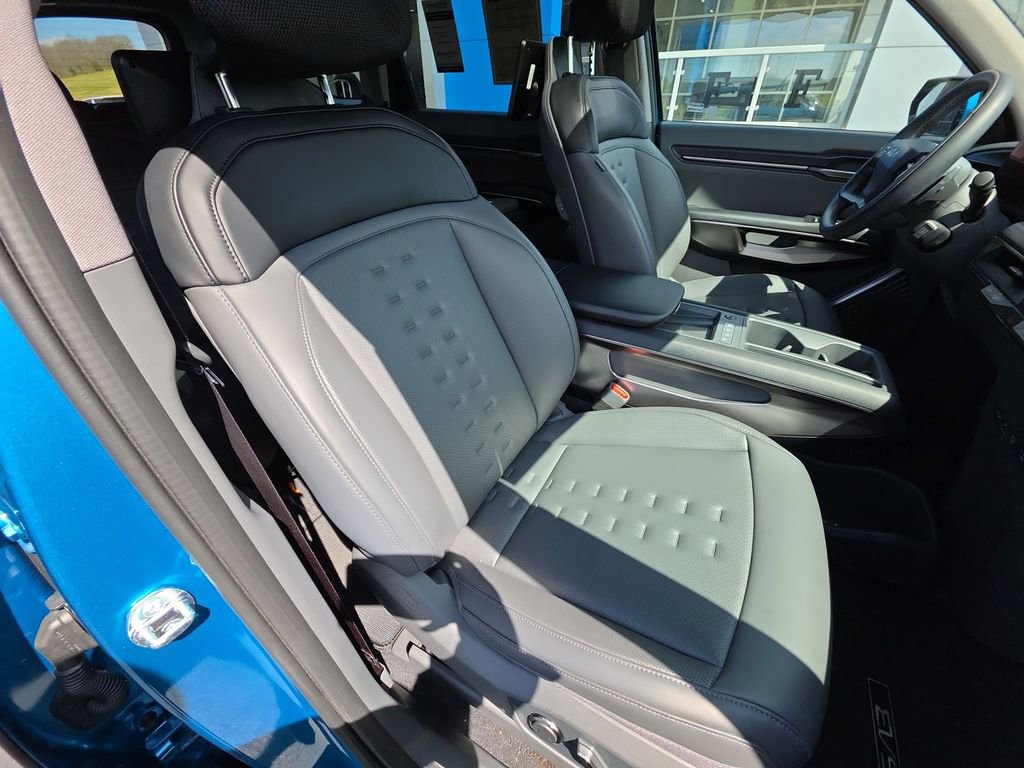 Used 2026 Kia EV9 Wind image 25