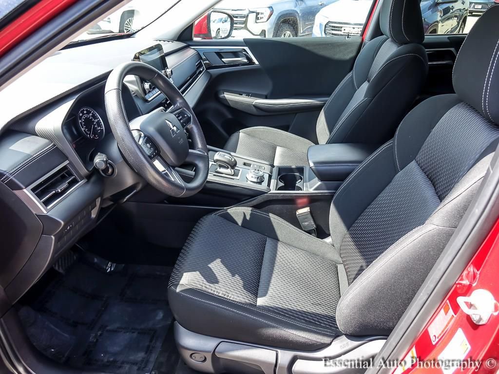 Used 2022 Mitsubishi Outlander ES AWD/4WD image 9