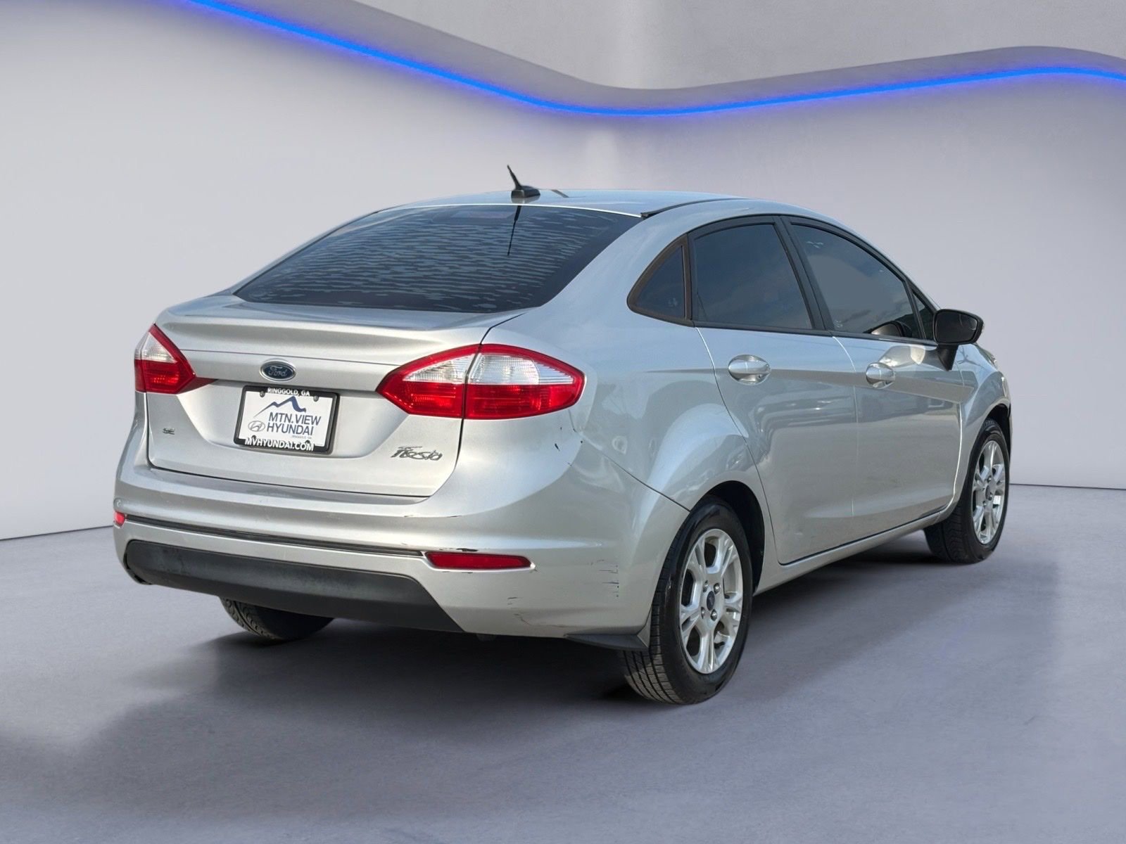 Used 2014 Ford Fiesta SE FWD image 3