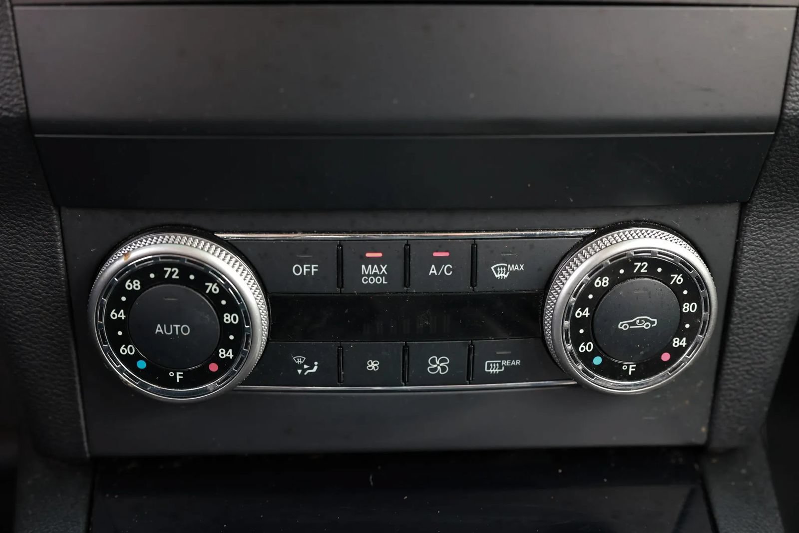 Used 2011 Mercedes-Benz GLK 350 2WD image 32