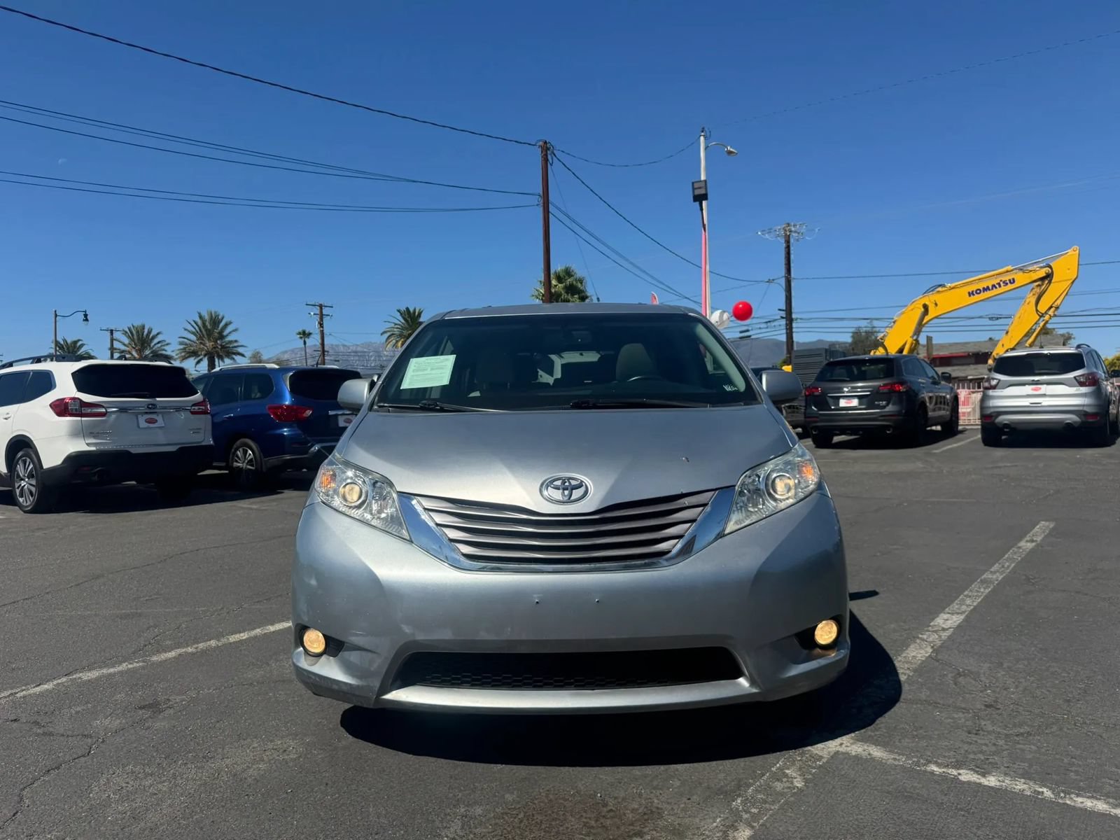 Used 2016 Toyota Sienna XLE w/ XLE Navigation Package FWD image 14