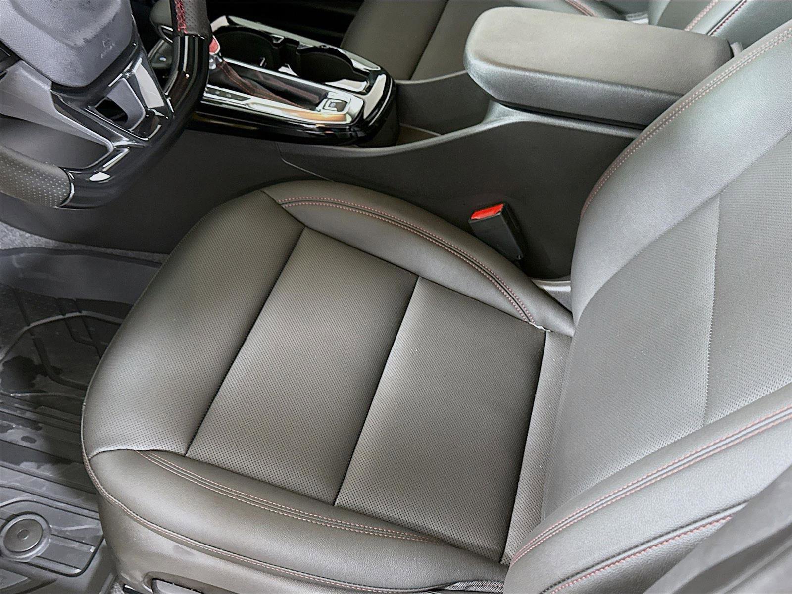 New 2025 Chevrolet Trax RS w/ Sunroof Package image 14