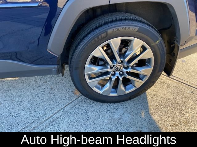Used 2022 Toyota RAV4 XLE Premium AWD/4WD image 19