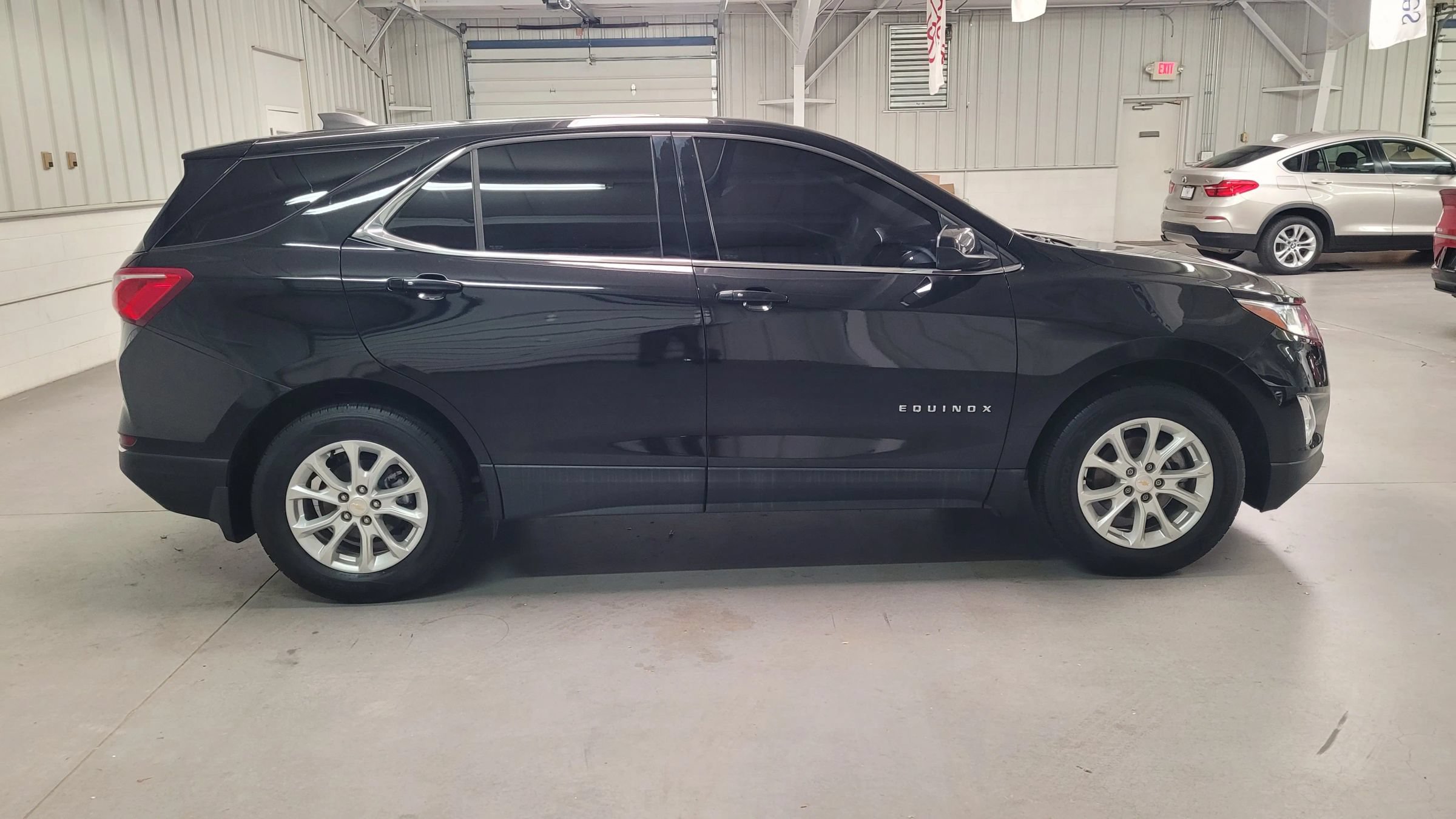 Used 2018 Chevrolet Equinox LT FWD image 9