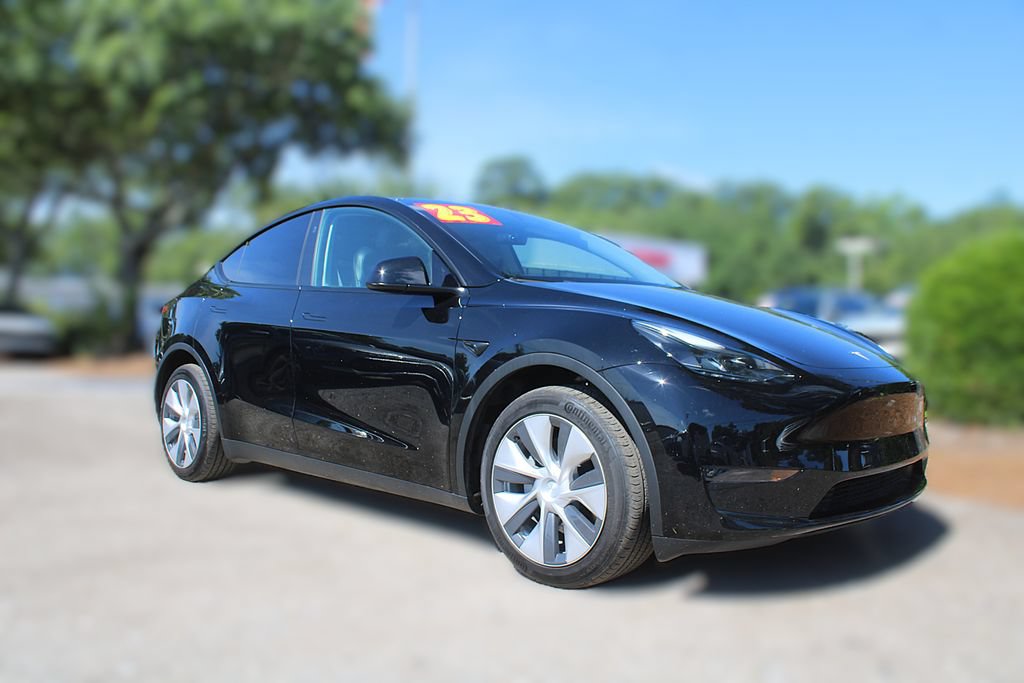 Used 2023 Tesla Model Y Long Range AWD/4WD image 3