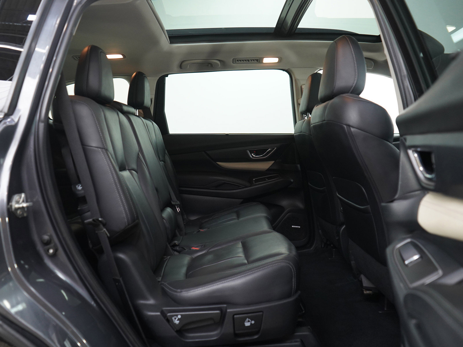 Used 2020 Subaru Ascent Limited w/ Technology Package image 12