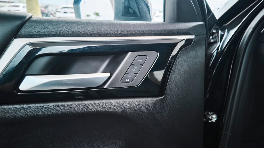 Used 2023 Mitsubishi Outlander SEL AWD/4WD image 17