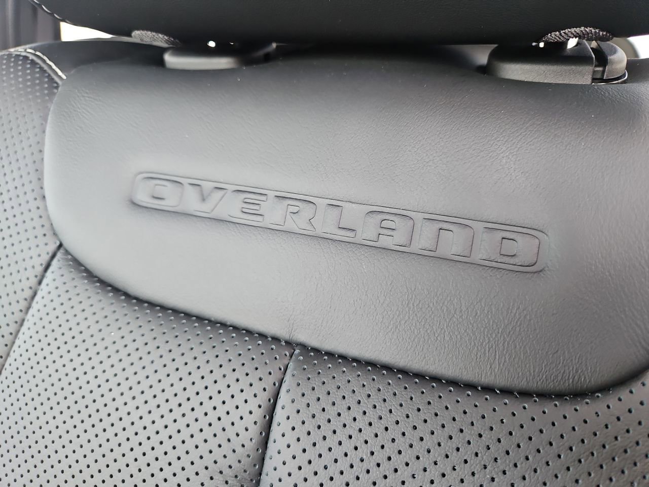 New 2025 Jeep Grand Cherokee Overland w/ Adv Protech Group III image 33