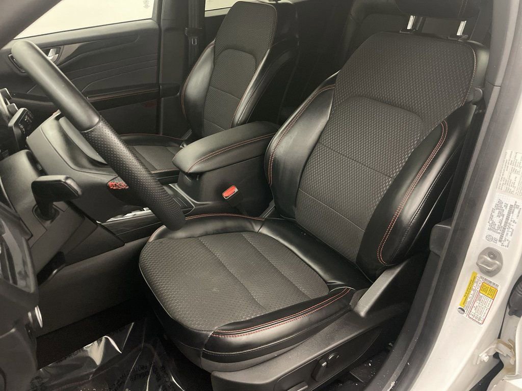 Used 2023 Ford Escape ST-Line image 12