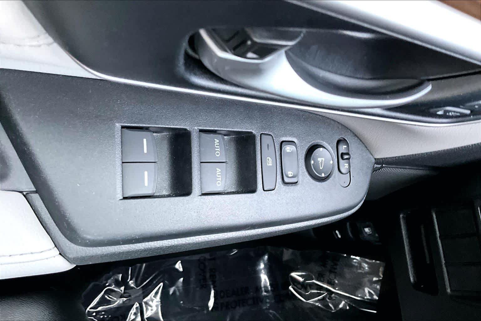 Used 2017 Honda CR-V Touring image 35