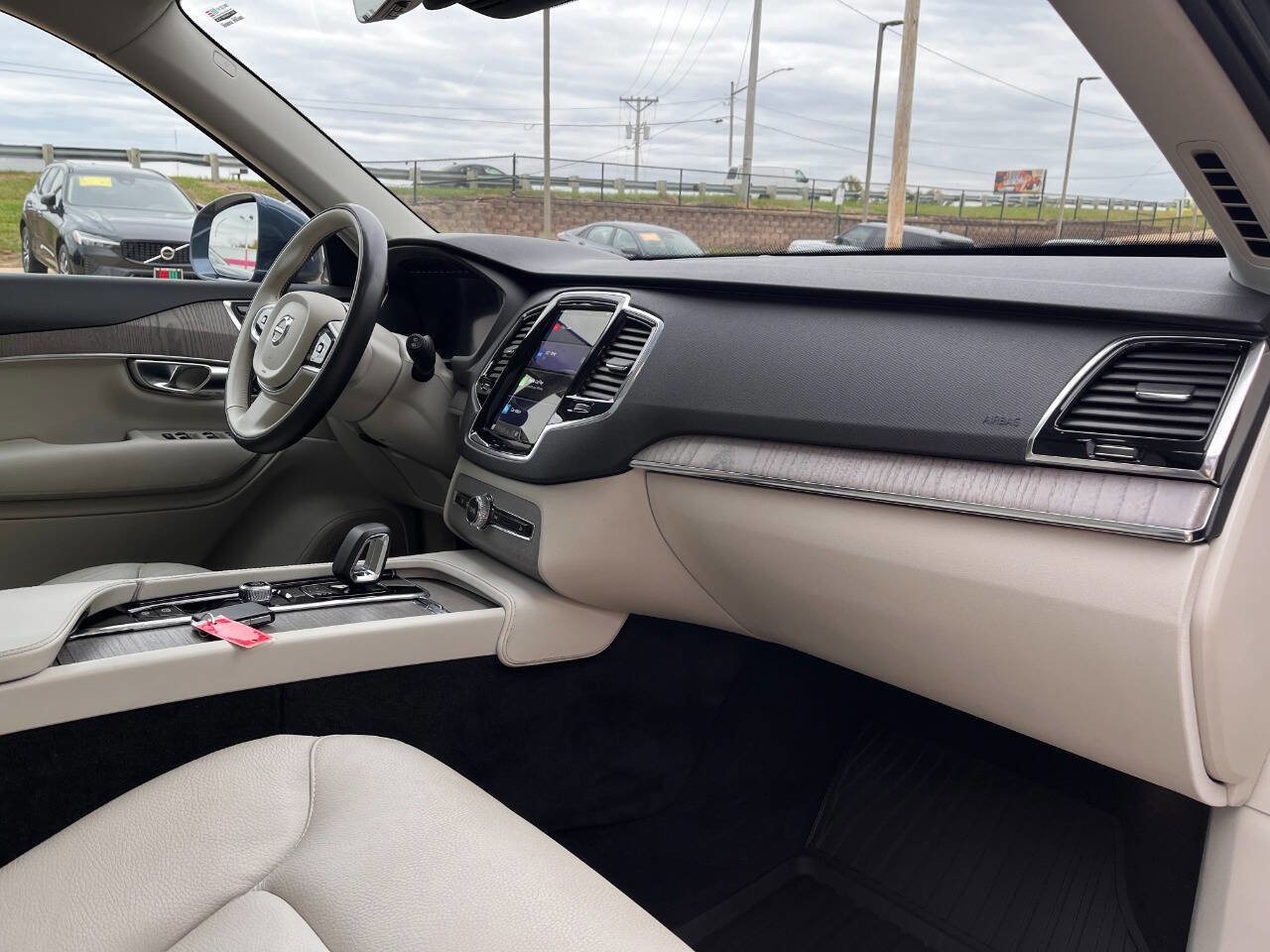 Used 2023 Volvo XC90 B6 Plus w/ Protection Package Premier image 27