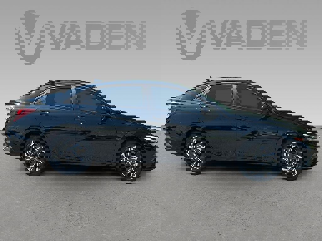 New 2025 Hyundai Elantra Sport image 4