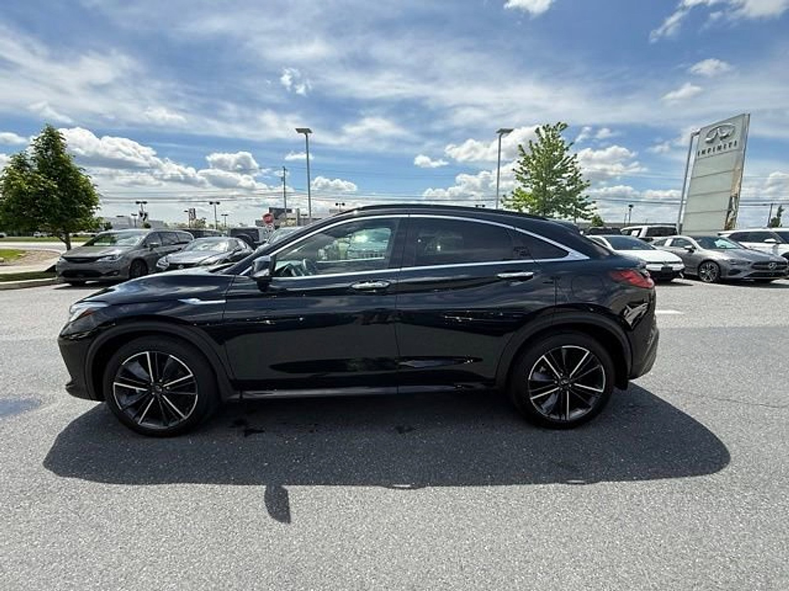 Used 2023 INFINITI QX55 Sensory w/ Lighting Package AWD/4WD image 7