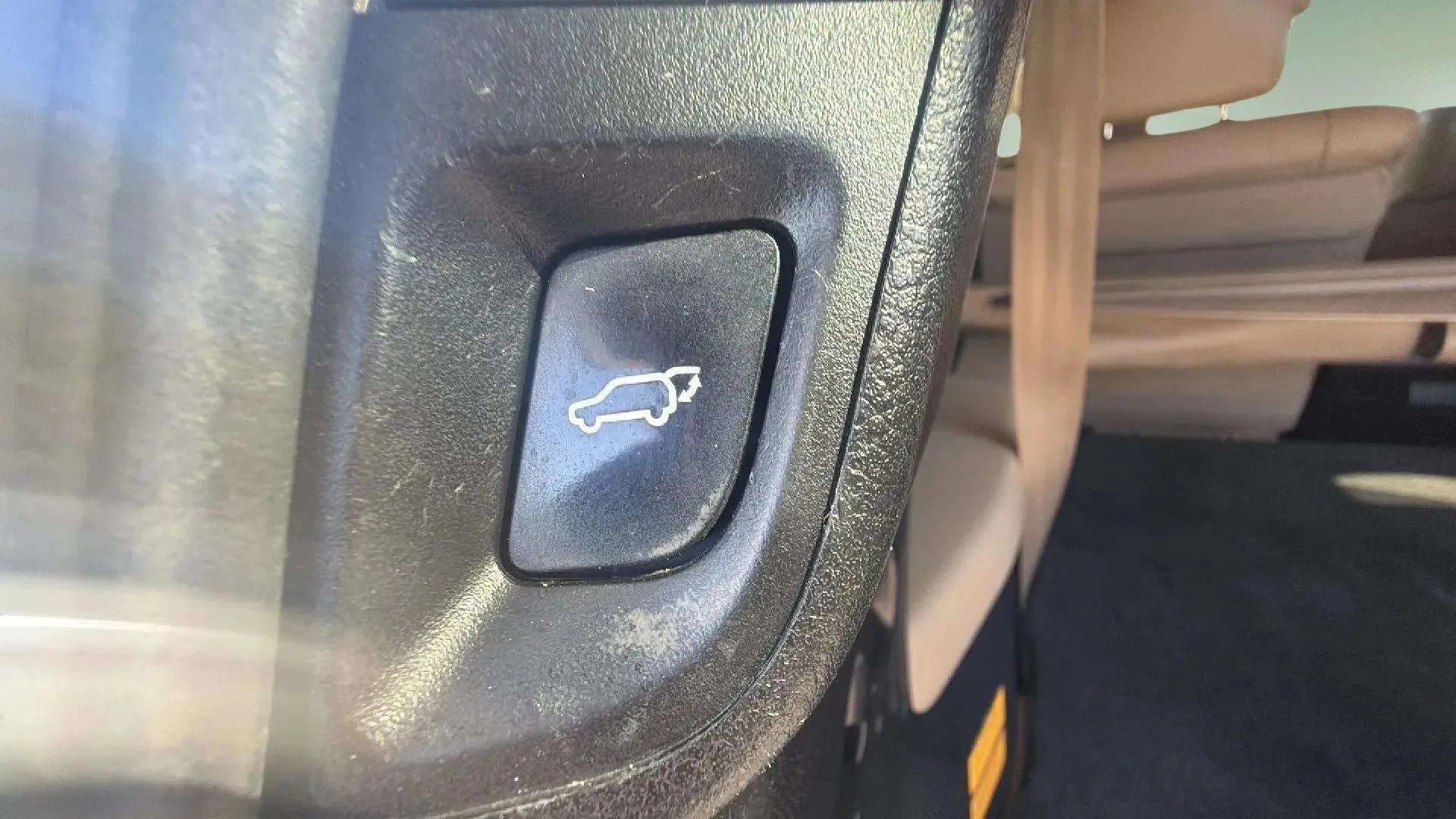 Used 2016 Toyota Sequoia Platinum image 23